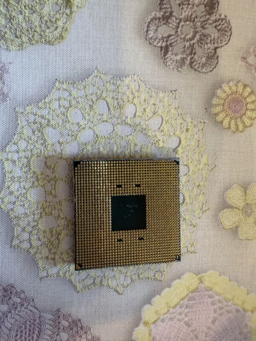 AMD Ryzen 7 5800X3D - AM4 - само гейминг, отлично състояние