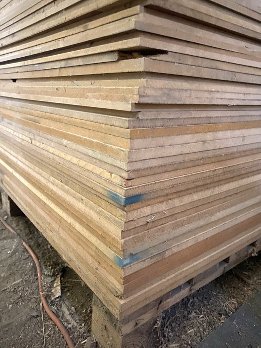 Продавам MDF дървени плоскости с ламинатово покритие 8мм