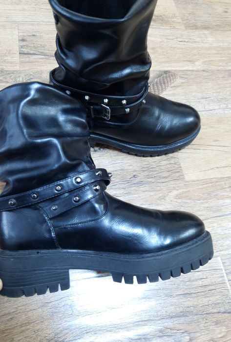 Естествена кожа Bata