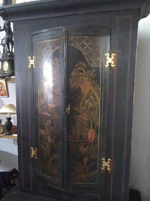 Античен шкаф оригинален