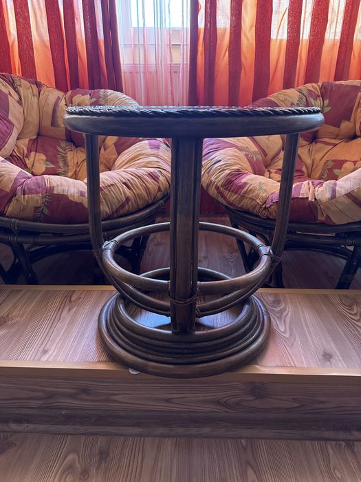 Fotolii ratan cu perna si masuță de cafea