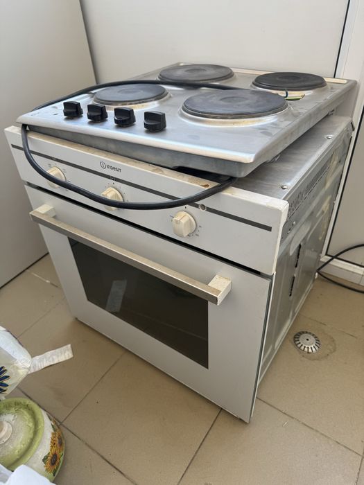 Продам встраиваемый духовой шкаф ( духовка)