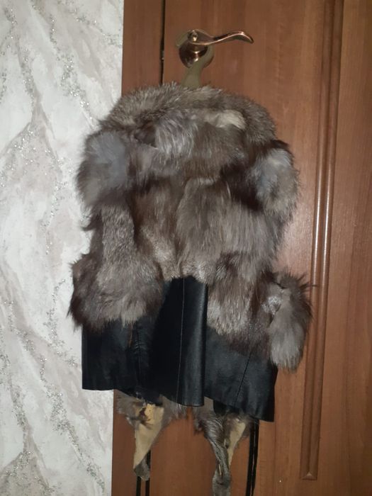 Продам меховую жилетку