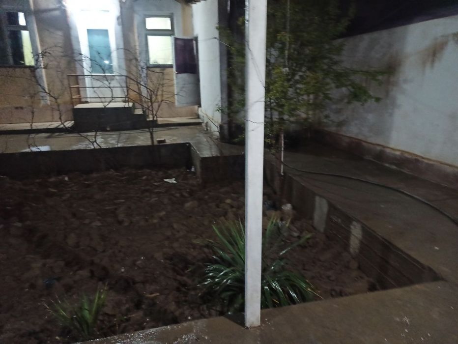 Qorovulbozorda 2 sotixli  kotejd sotiladi