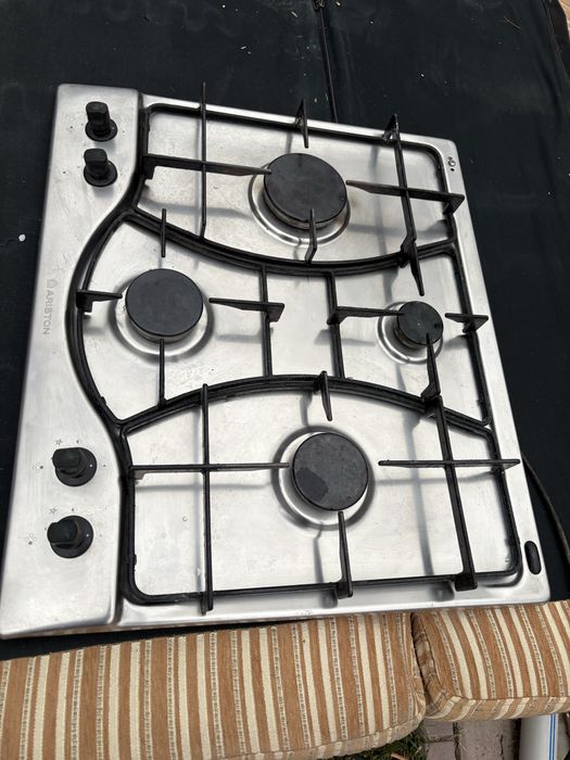 Продам газ плиту