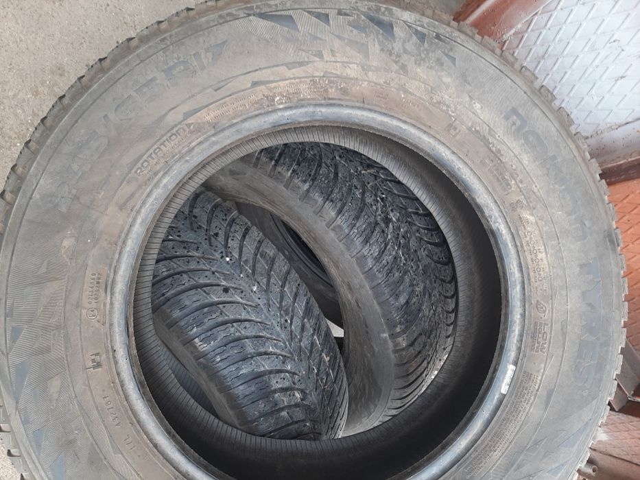 Продам шины. 245/65/17 нокиа