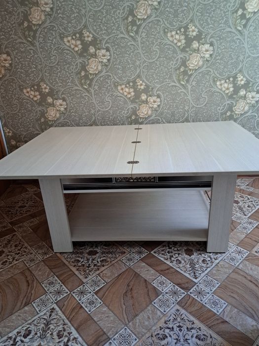 Срочно продам стол-трансформер 45000 тг