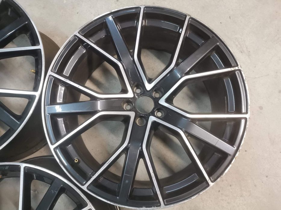 Ауди Q7 / Audi Q7 4M [facelift] Комплект 3 джанти ET26, 22 инча, 10.0J