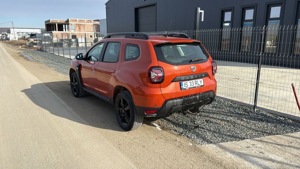 Vând dacia duster 4x4 diesel 1.5 dci an 2022 jante aliaj cârlig incalzire in scaune navigatie acte la zi stare impecabilă un singur proprietar