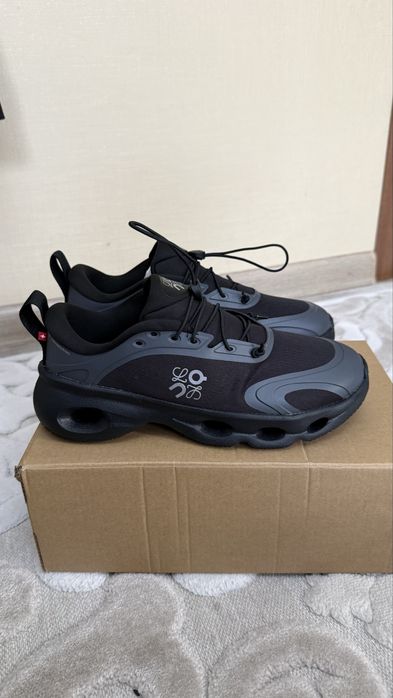 ON кроссовка.  on on