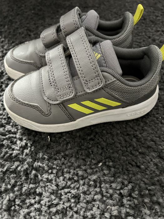 Adidasi adidas tensaur marime23,5