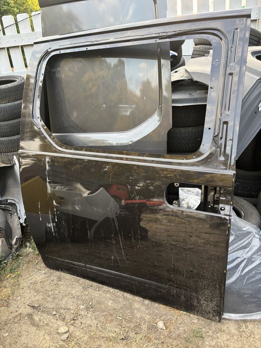 Врата Hyundai Staria