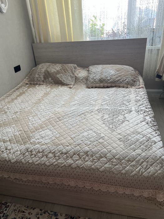 Продам спальный гарнитур