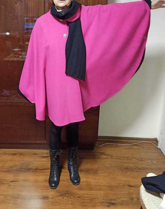 Ръчно направено вълнено пончо