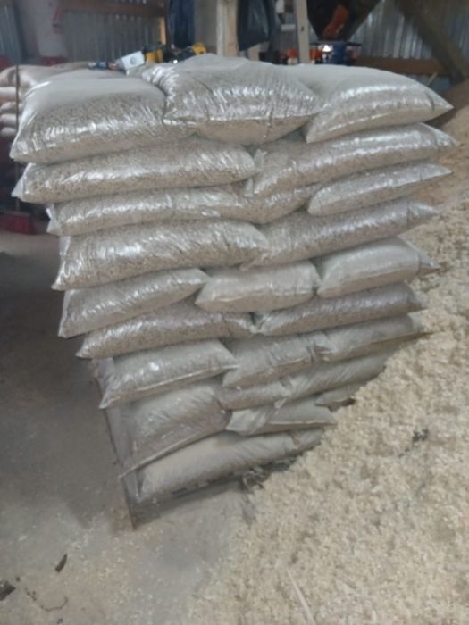 Peleti de brad uscat