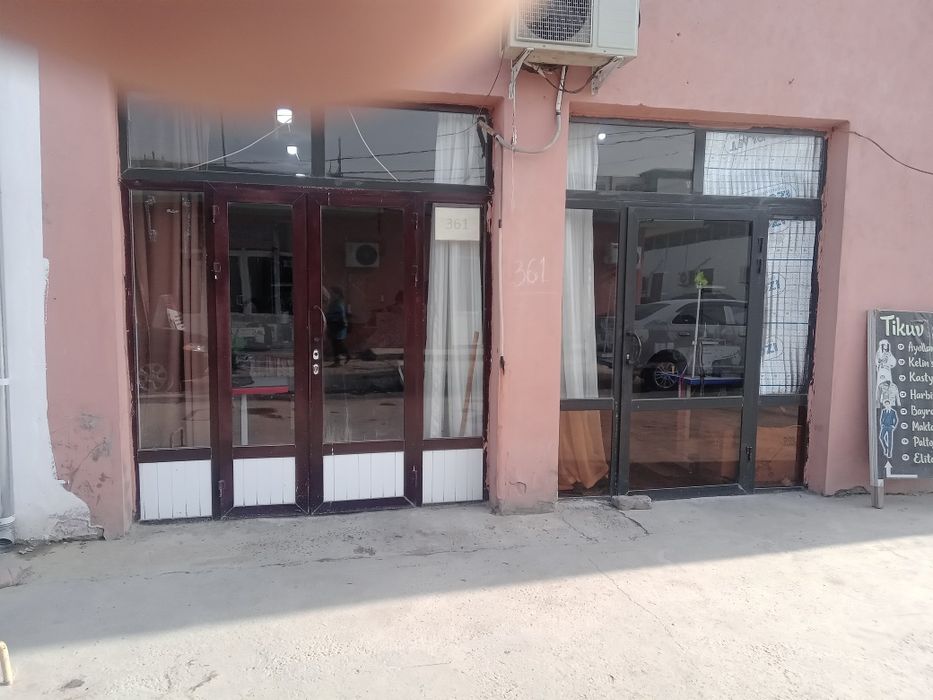 Продается 2х этажный магазин напротив курантов