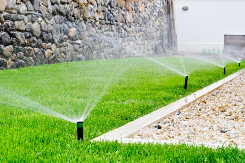 Озеленяване , изграждане на поливни системи и поддръжка