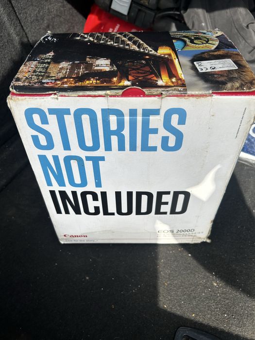 Фотоапарат Canon EOS 2000D