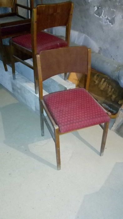 Столове за трапезария - тапицирани от масив