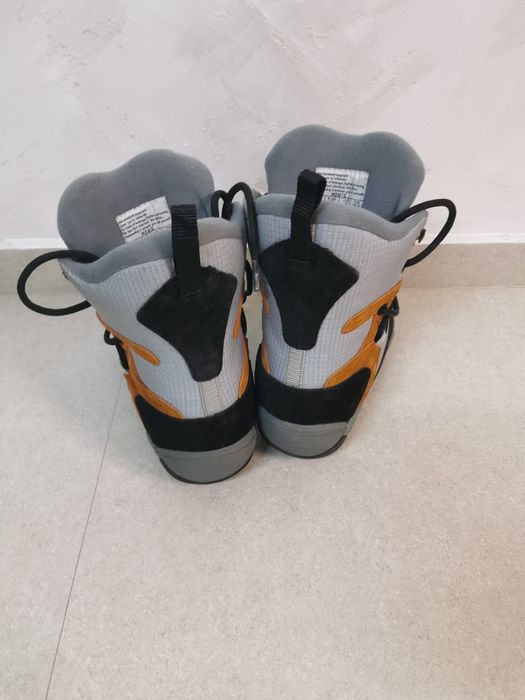 Boți snowboard de vânzare