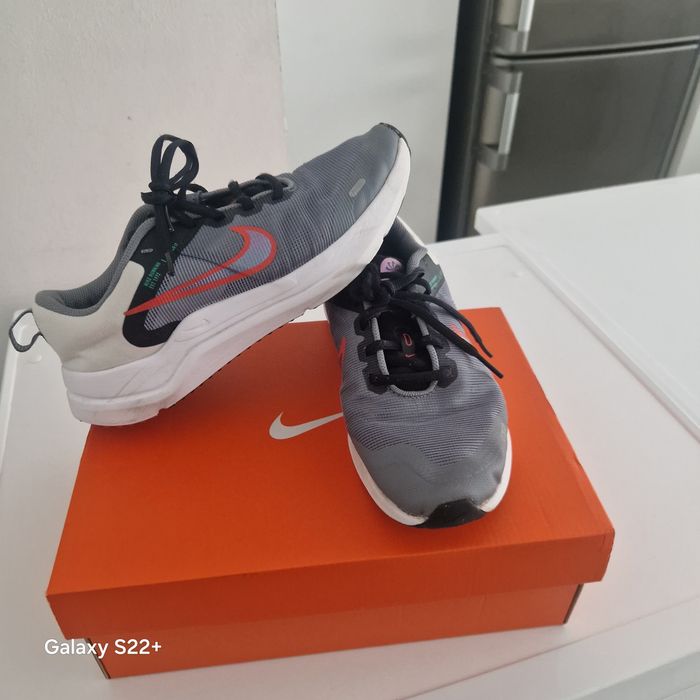 Маратонки NIKE 38 номер