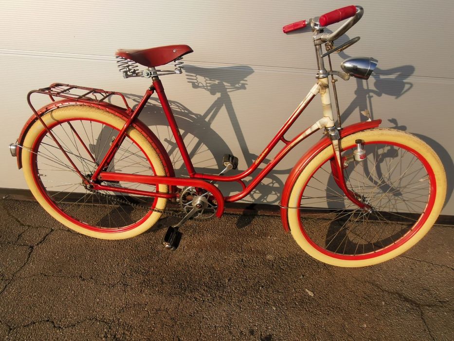 Vând bicicletă retro