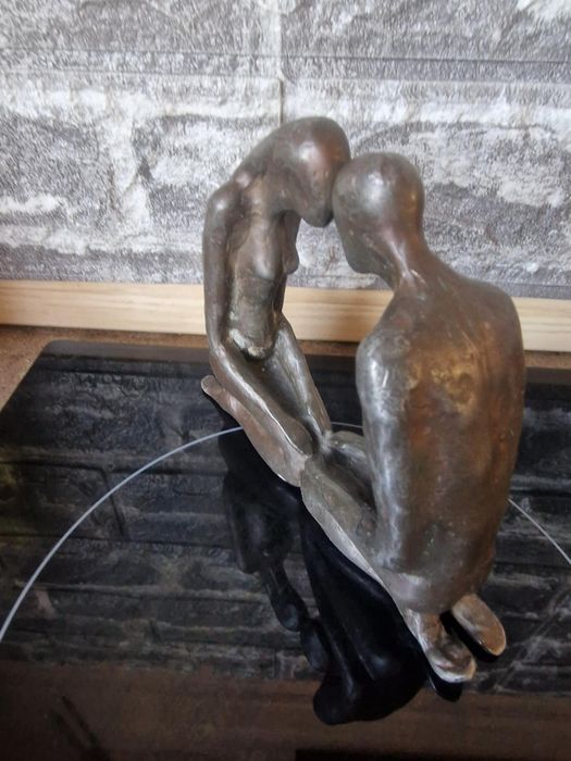 Авторска бронзова статуетка