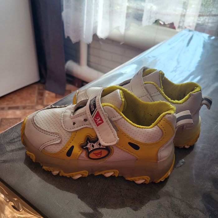 Ботинки, сапожки, кроссовки 1000тг