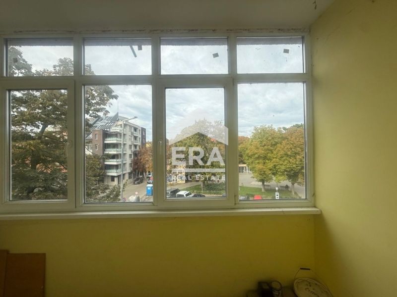 Продава се Тристаен апартамент в Русе, Център - 90 кв.м за 1876 €/кв.м - Снимка #9