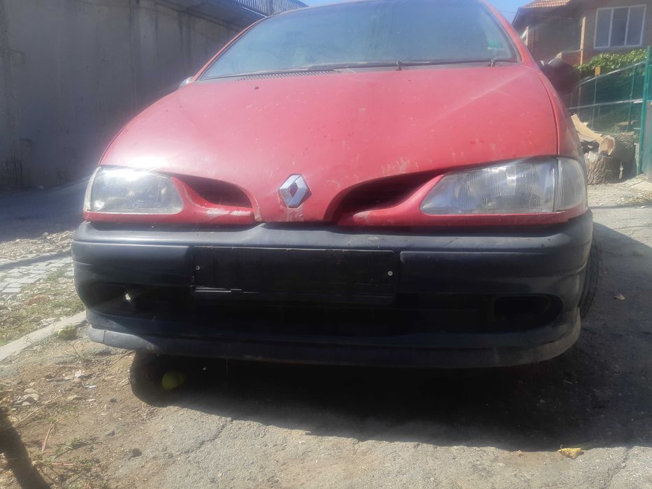 Рено Сценик-бензин на части