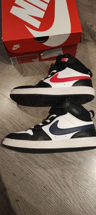 Продавам детски маратонки оригинални NIKE