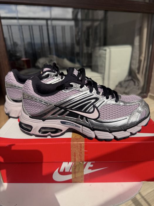Nike Air Max Moto 2k ОРИГИНАЛНИ маратонки в сребро/лилаво