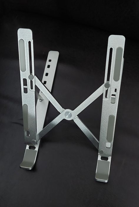 Suport stand universal aluminiu 
Laptop, tabletă, tastatură, te