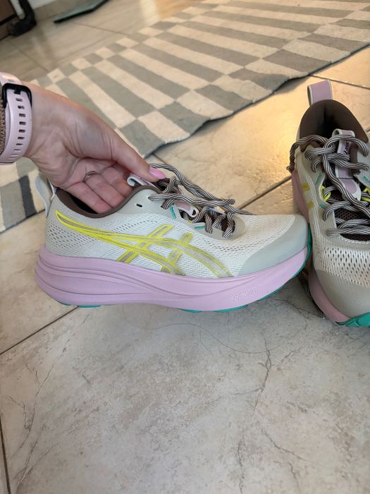 Маратонки, ASICS