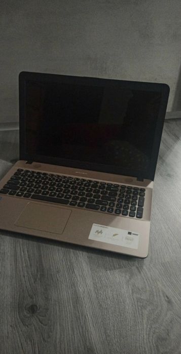 Laptop Asus Vivobook Max