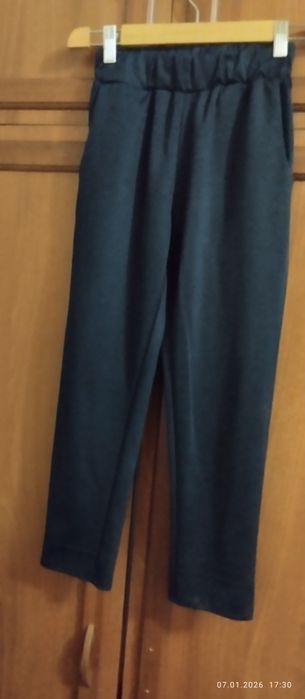 Брюки на девочку, тёмно синего цвета, в школу
