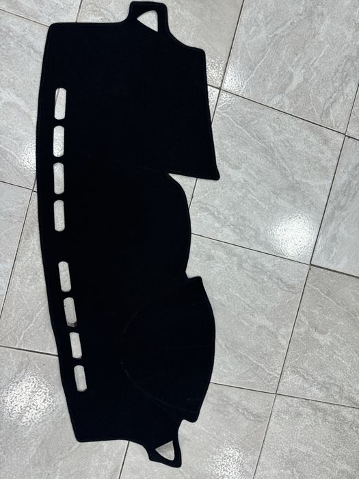 Продам накидку на панель на Камри Рио