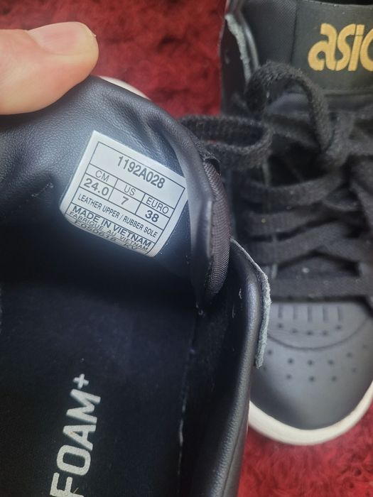 Adidasi dama Asics
