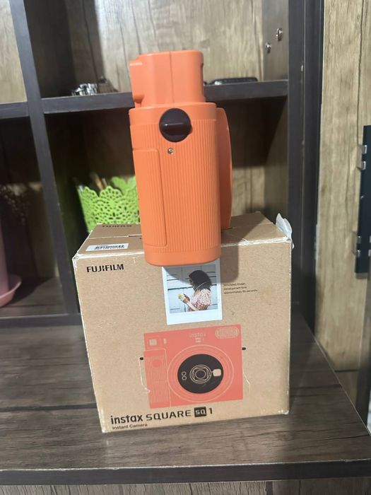 Фотоаппарат моментальной печати FUJIFILM INSTAX SQUARE SQ1