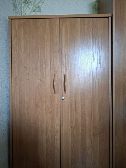 2ta shkaf. (Ilgichli va polkali)