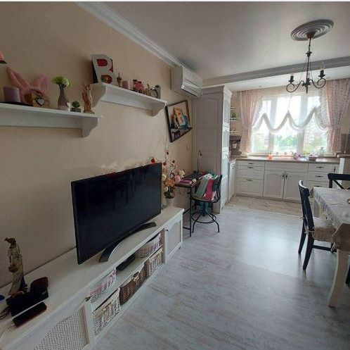 Двустаен апартамент в кв. Дружба 1