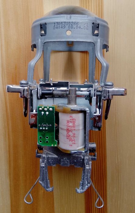 десен фар на части-оригинален ксенон-Audi A3 8P, след 2003г.