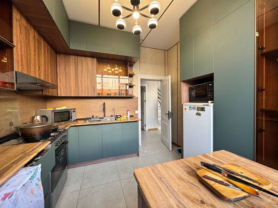 СРОЧНО ПРОДАЕТСЯ КОТТЕДЖ В Alfraganus с ремонтом. собственник