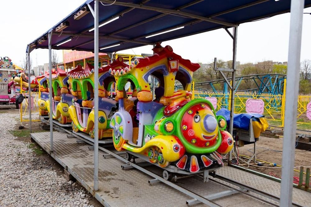 Trenuleț electric pe sine / parc distracții