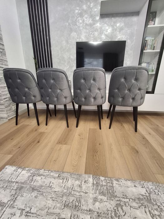 Vând fotoliu chesterfield si 4 scaune