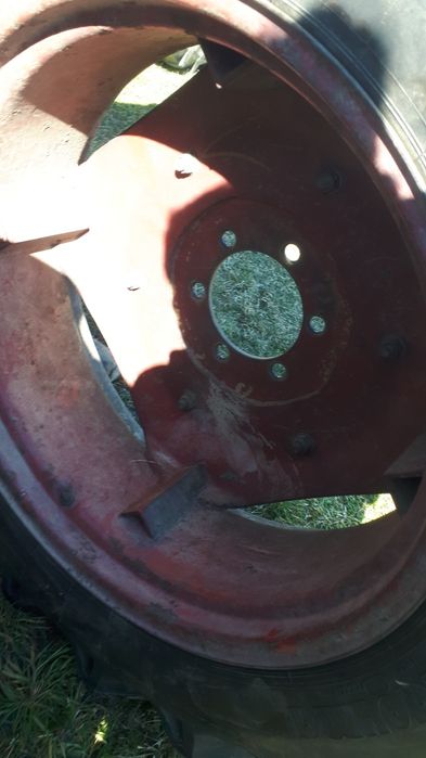 Cauciucuri tractor  12,4R28 cu jenti