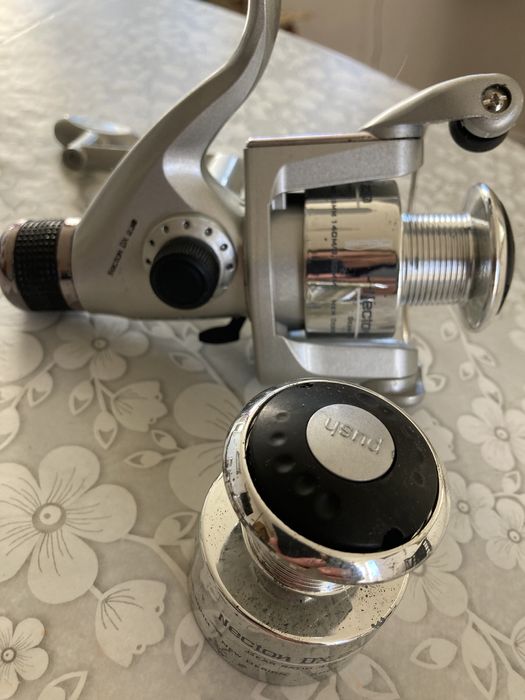 Продавам макара нова Spro