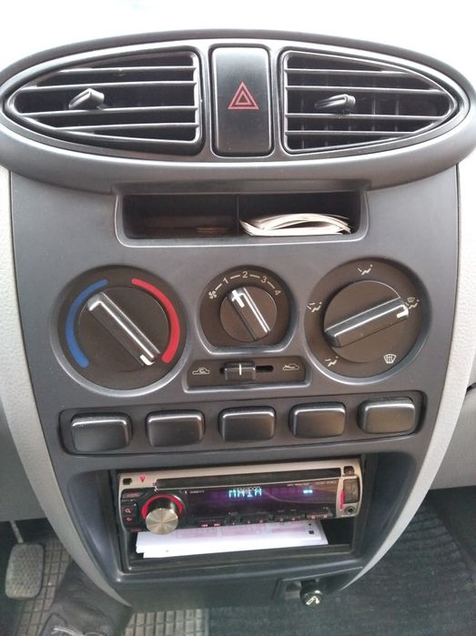 Продавам (заменям)товарен автомобил