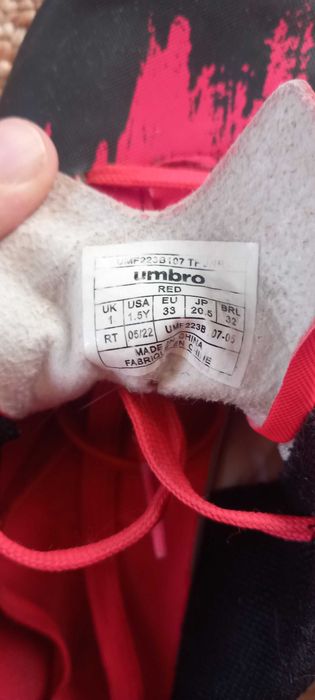 UMBRO  Футболните обувки  Стоножки 33 номер