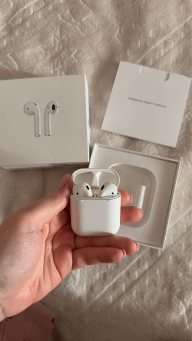 Продаю airpods 1
